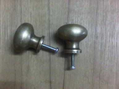 Oval Brass handle Code O.001B size high 36xL40xW25 cm. Oval Brass handle Code O.001B size high 36xL40xW25 cm.